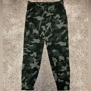 Lululemon Ready To Rulu Jogger! (Camo) Fantastic condition, minimal wear.